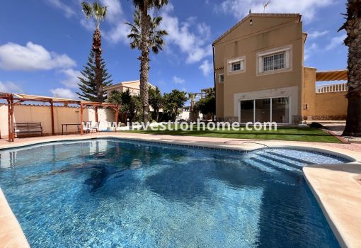 Villa - Försäljning - Orihuela Costa - Costa Blanca