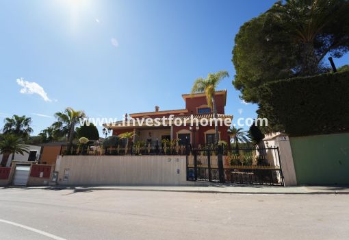 Villa - Försäljning - Orihuela Costa - Dehesa De Campoamor