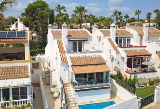 Villa - Försäljning - Orihuela Costa - Villamartín
