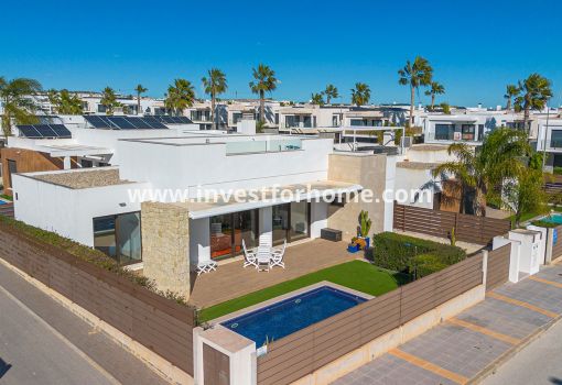 Villa - Försäljning - Orihuela Costa - Vistabella Golf