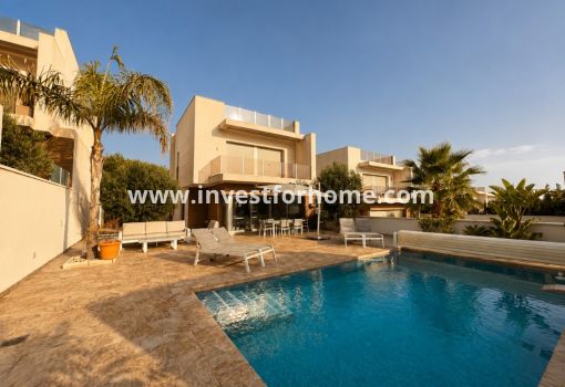 Villa - Försäljning - San Miguel de Salinas - Urbanizaciones