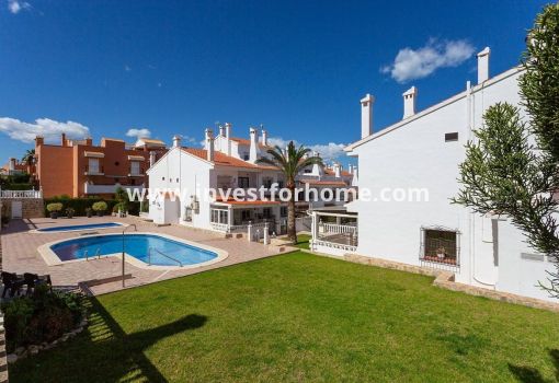 Villa - Försäljning - Torrevieja - Torrelamata - La Mata