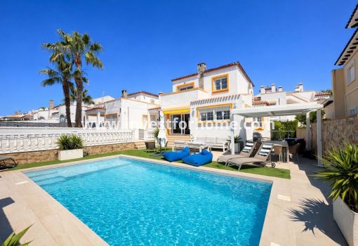 Villa - Sale - Orihuela Costa - Inland
