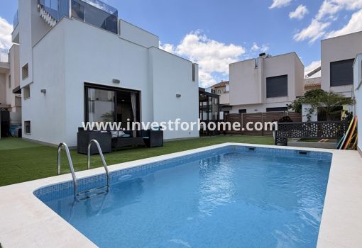 Villa - Sale - Torrevieja - aguas nuevas