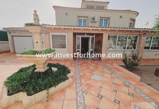 Villa - Sale - Torrevieja - La Siesta - El Salado - Torreta