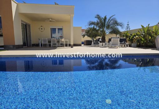 Villa - Sale - Torrevieja - La Siesta - El Salado - Torreta