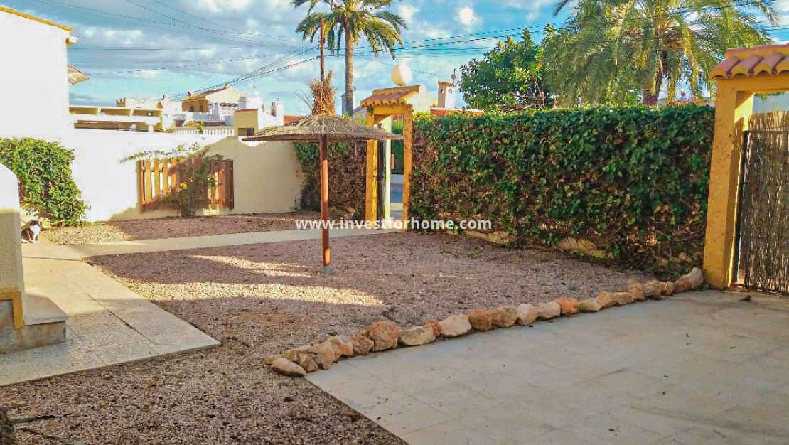 villa, te koop, la florida, la siesta, la torreta, met tuin, solarium, Torrevieja