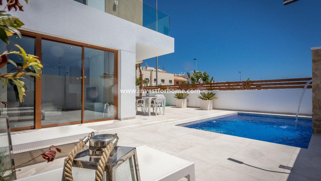 Villa, te koop, Pilar de la Horadada, met privé zwembad, tuin, modern