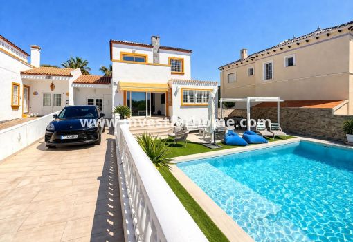 Villa - Verkoop - Orihuela Costa - Inland