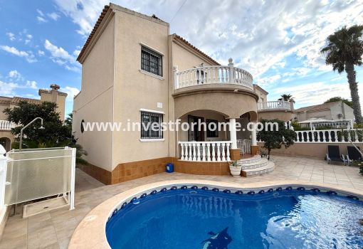 Villa - Verkoop - Orihuela Costa - Villamartín