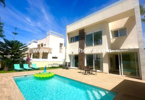 Villa - Verkoop - Torrevieja - ND-63140